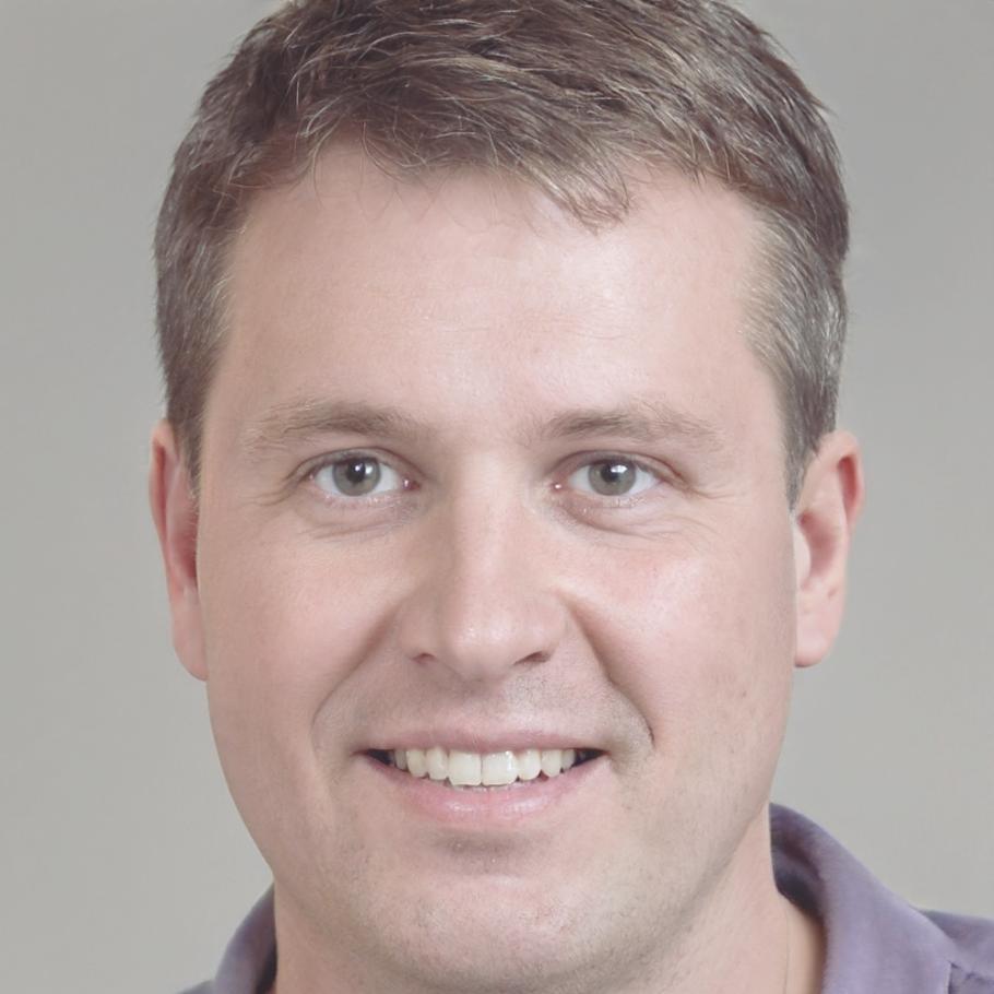 Portrait de Bastien Leroux, responsable médiation financière chez perorivanex